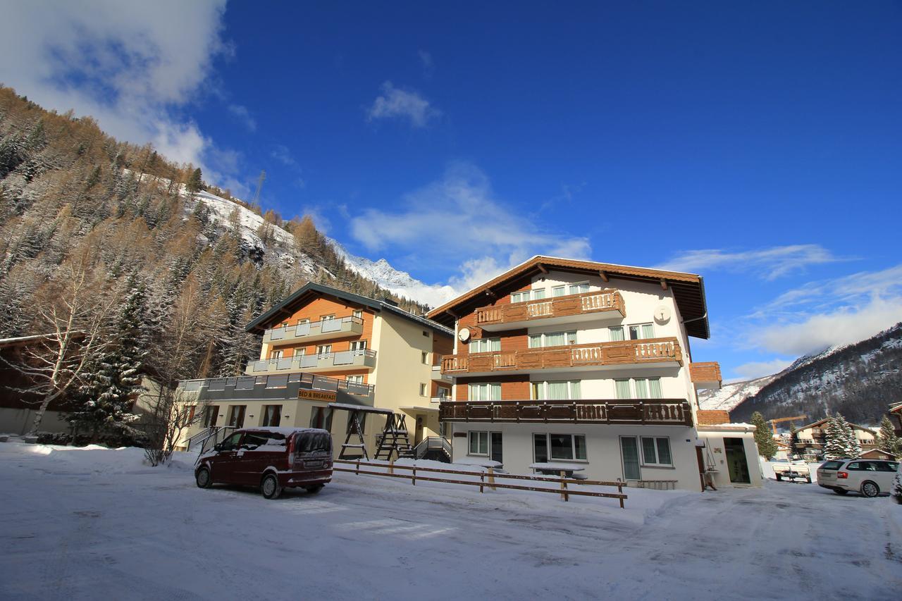 Pension Heino Saas-Grund Εξωτερικό φωτογραφία