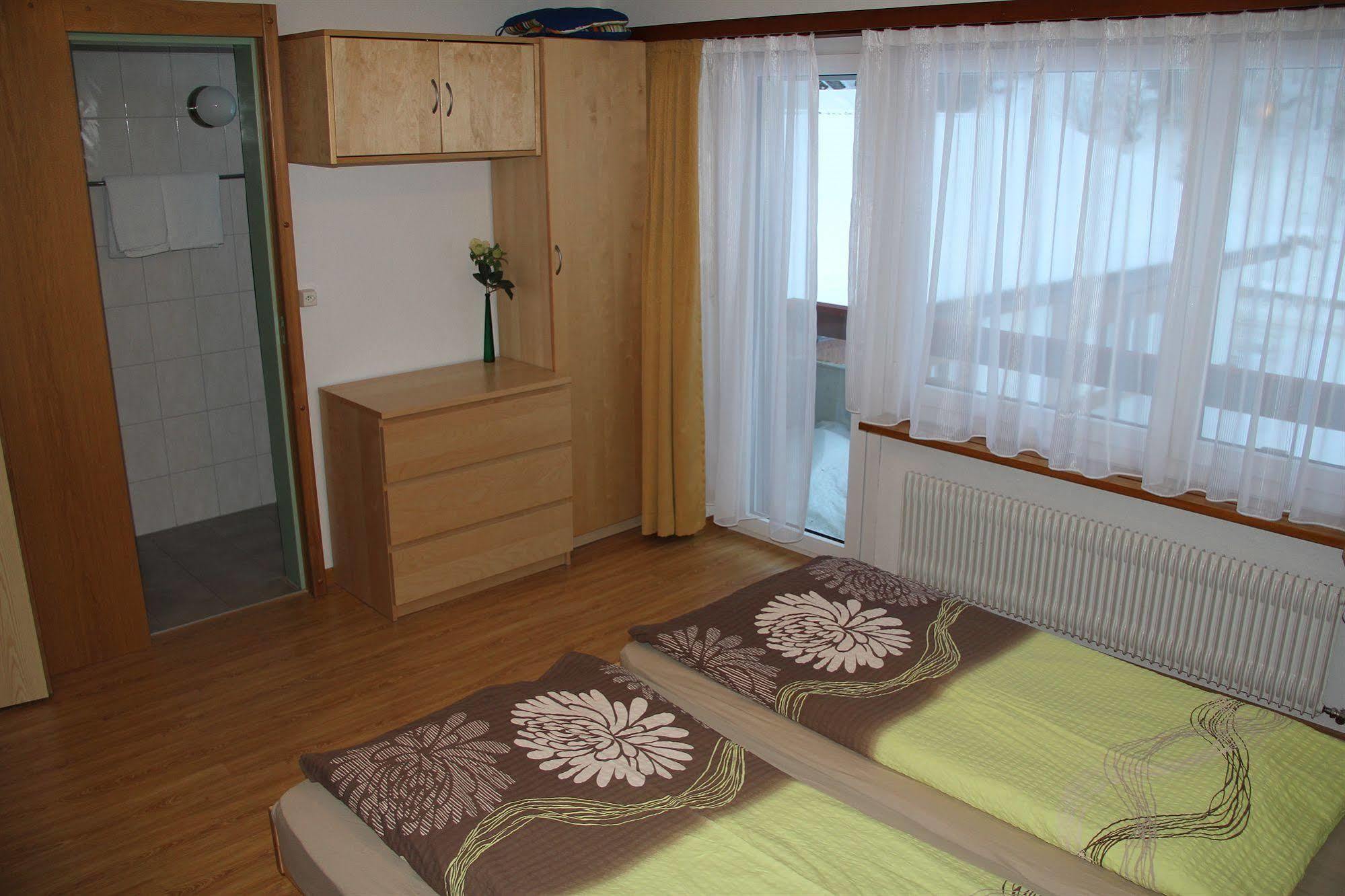 Pension Heino Saas-Grund Εξωτερικό φωτογραφία