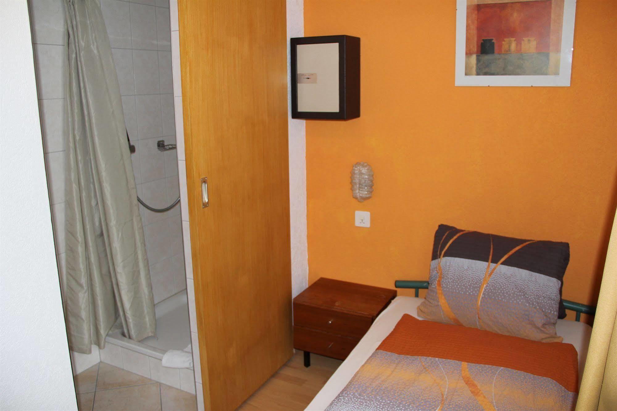 Pension Heino Saas-Grund Εξωτερικό φωτογραφία